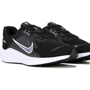 Nike Women's Quest 5 Running Shoe